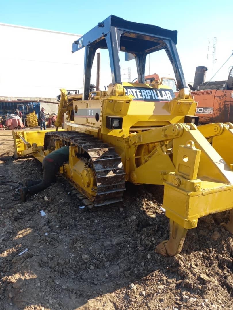 Location bulldozer en contrat
