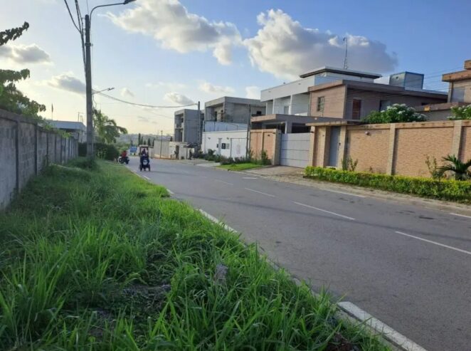 Riviera golf beverly hillis un terrain de 2673m2 en vente avec ACD