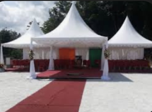 Location de stand-garden-pduim-ecran-chaises