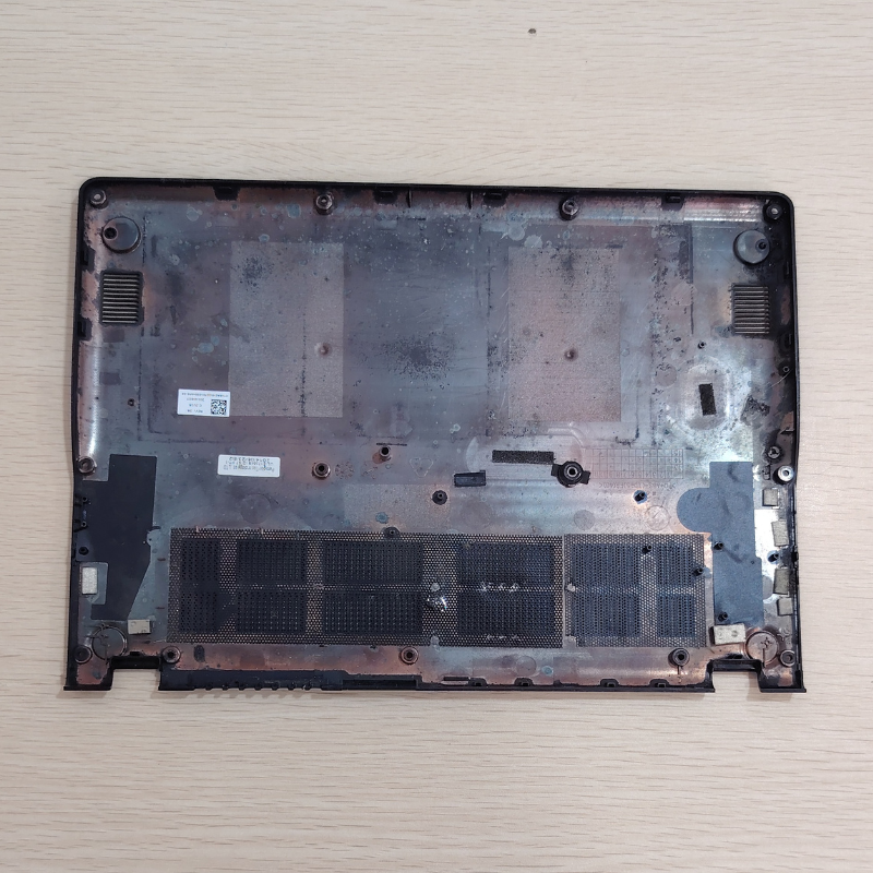 Coque Acer Chromebook C720 – Pièces Détachées (Contour Écran & Coque Inférieure)