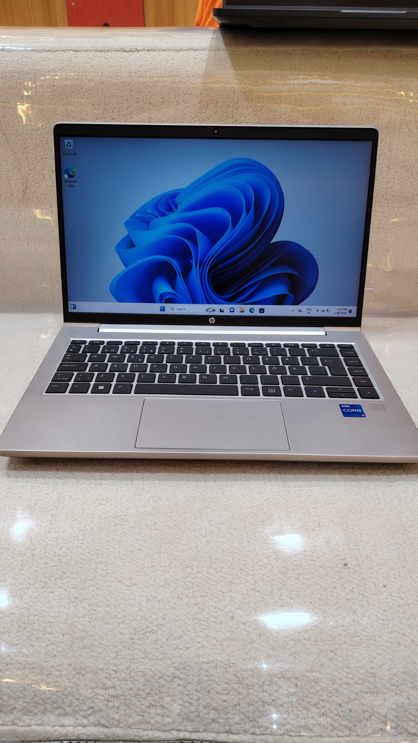 HP EliteBook 830