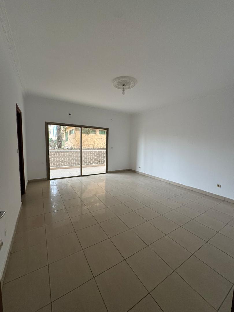 Location d’un appartement avec piscine en zone 4