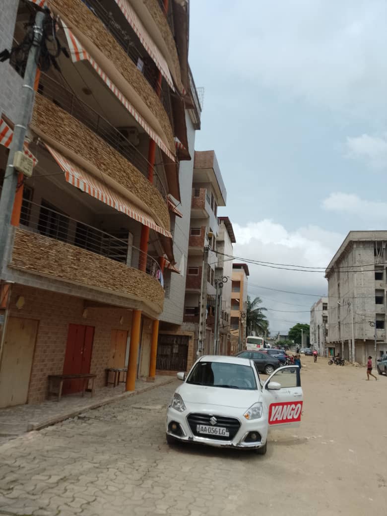 Avis aux investisseurs ( Terrain clôturé en Bail a Faya)