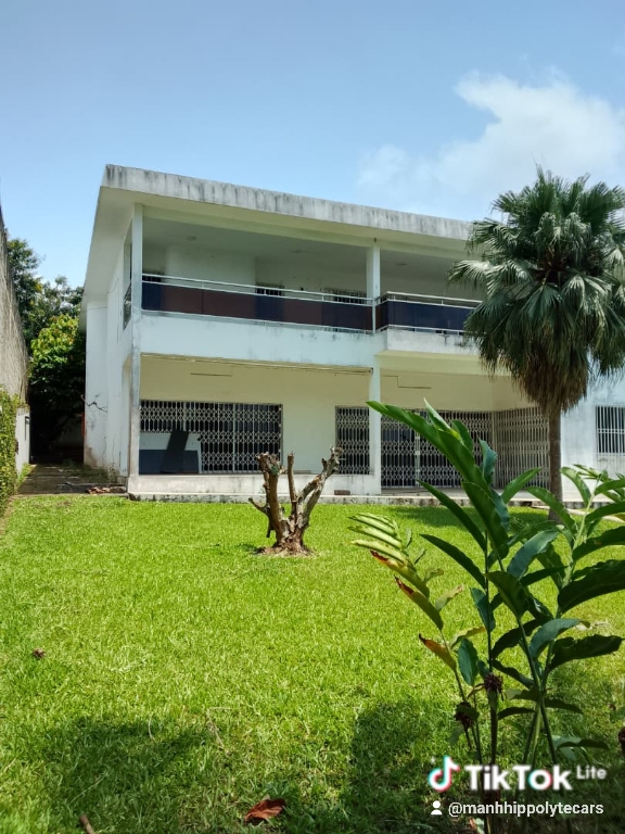 Location d’une villa duplex avec piscine au Vallon