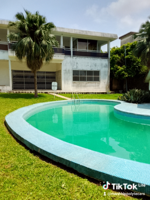 Location d’une villa duplex avec piscine au Vallon