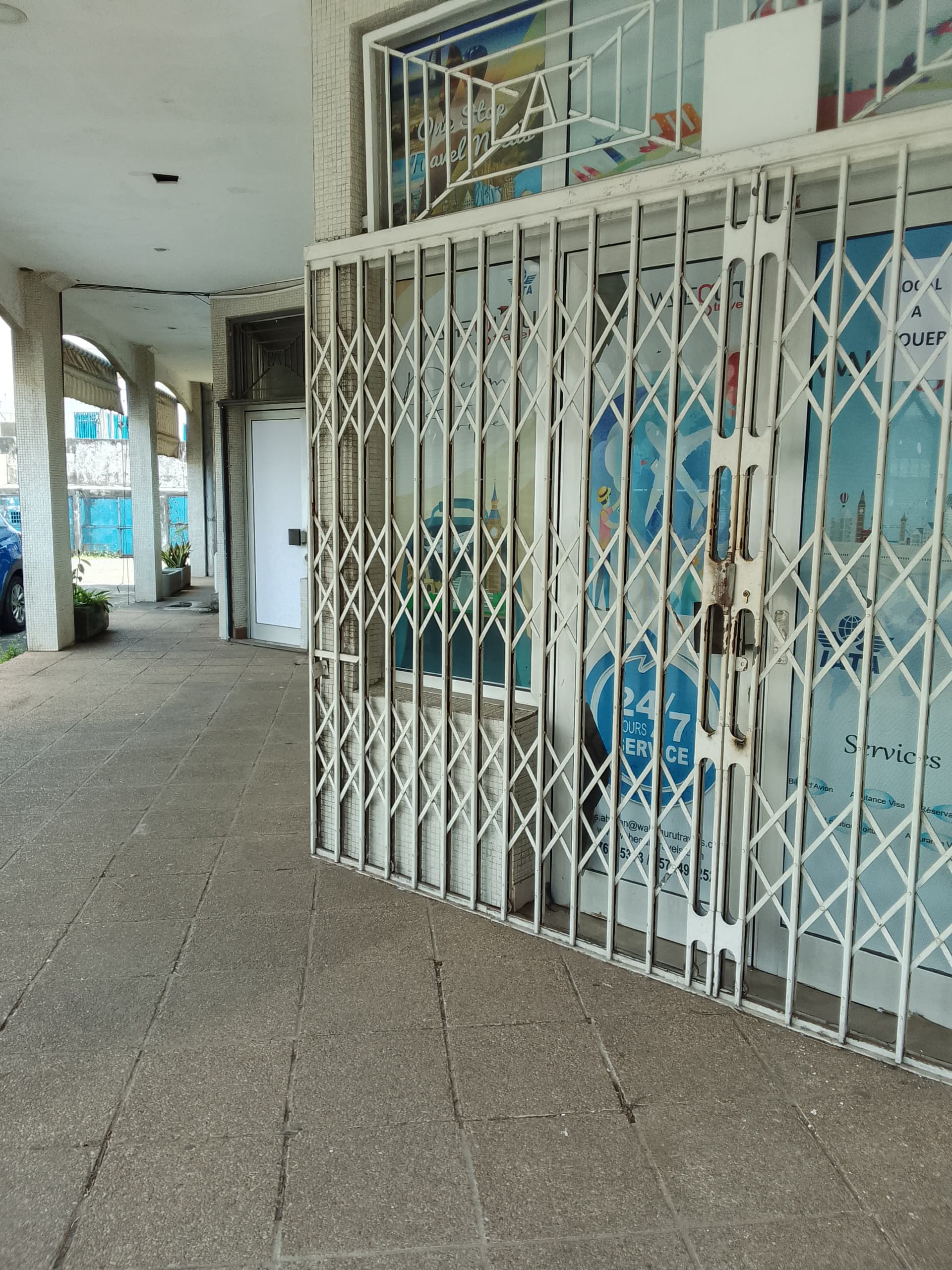 Magasins en location sur la rue des jardins au Vallon