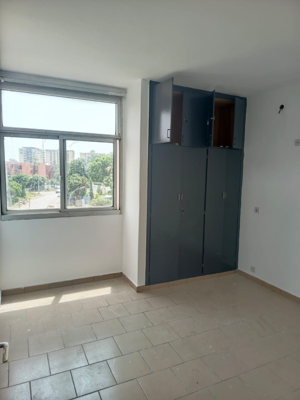 Location d’un Appt 4 pièces au Golf 1