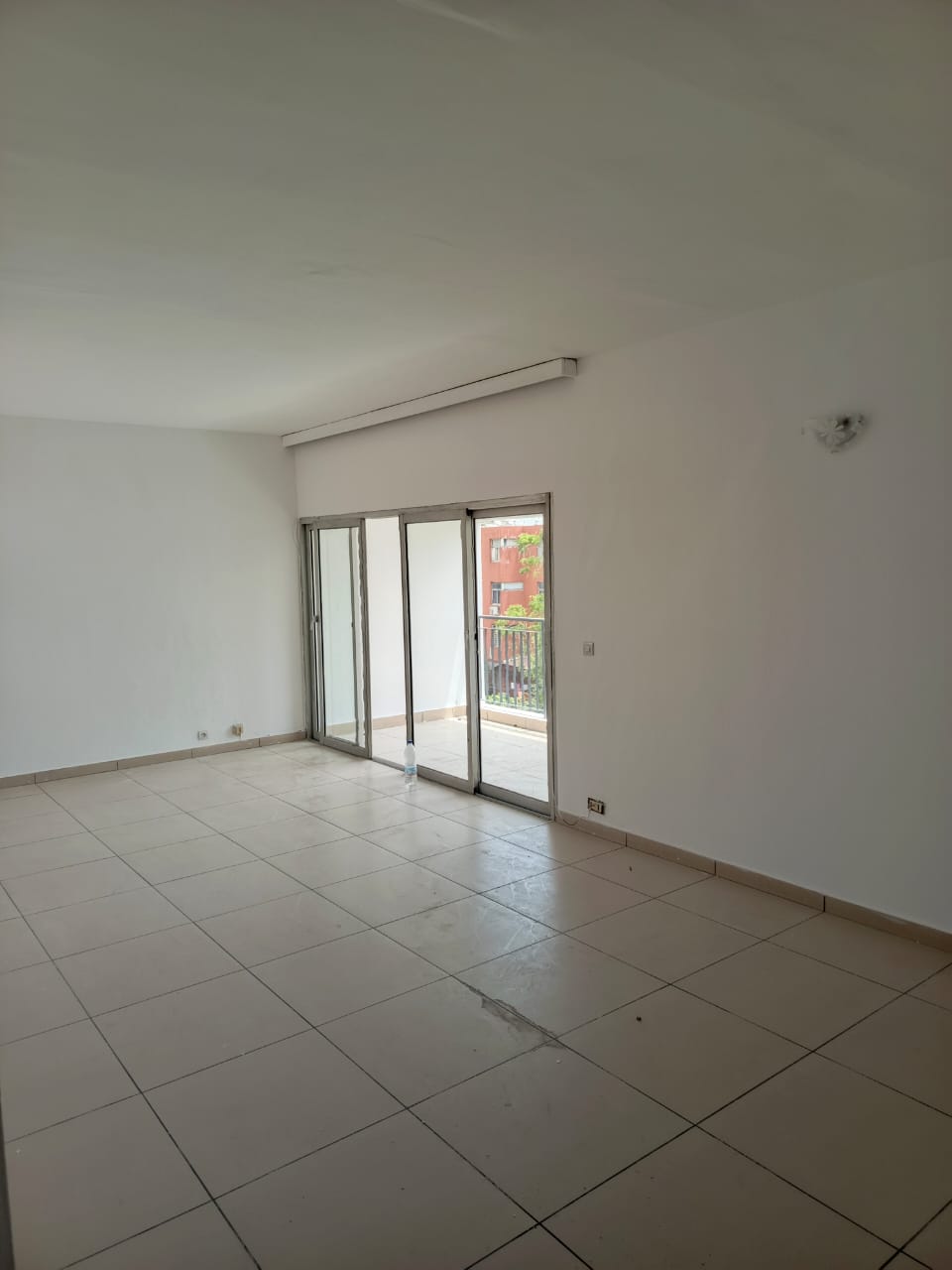 Location d’un Appt 4 pièces au Golf 1