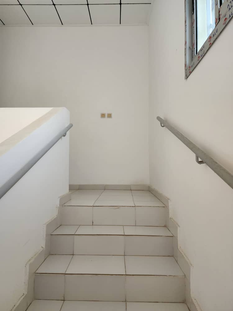 Cause départ vend une villa duplex a Faya cité