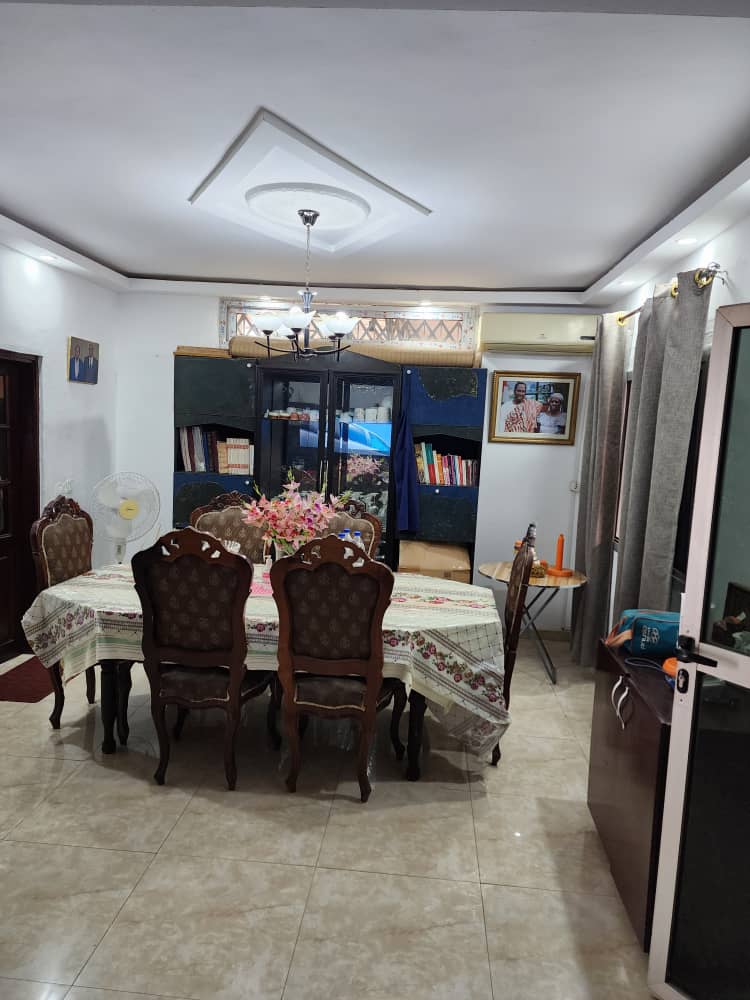 Cause départ vend une villa duplex a Faya cité