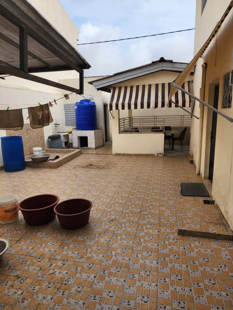 Cause départ vend une villa duplex a Faya cité