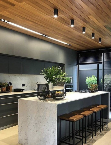 Travaux de pose de lambris en bois