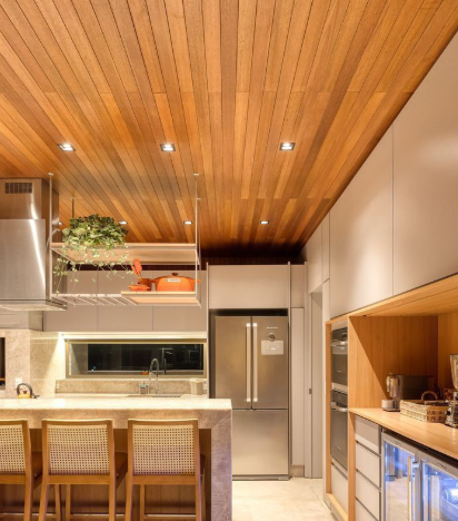 Travaux de pose de lambris en bois