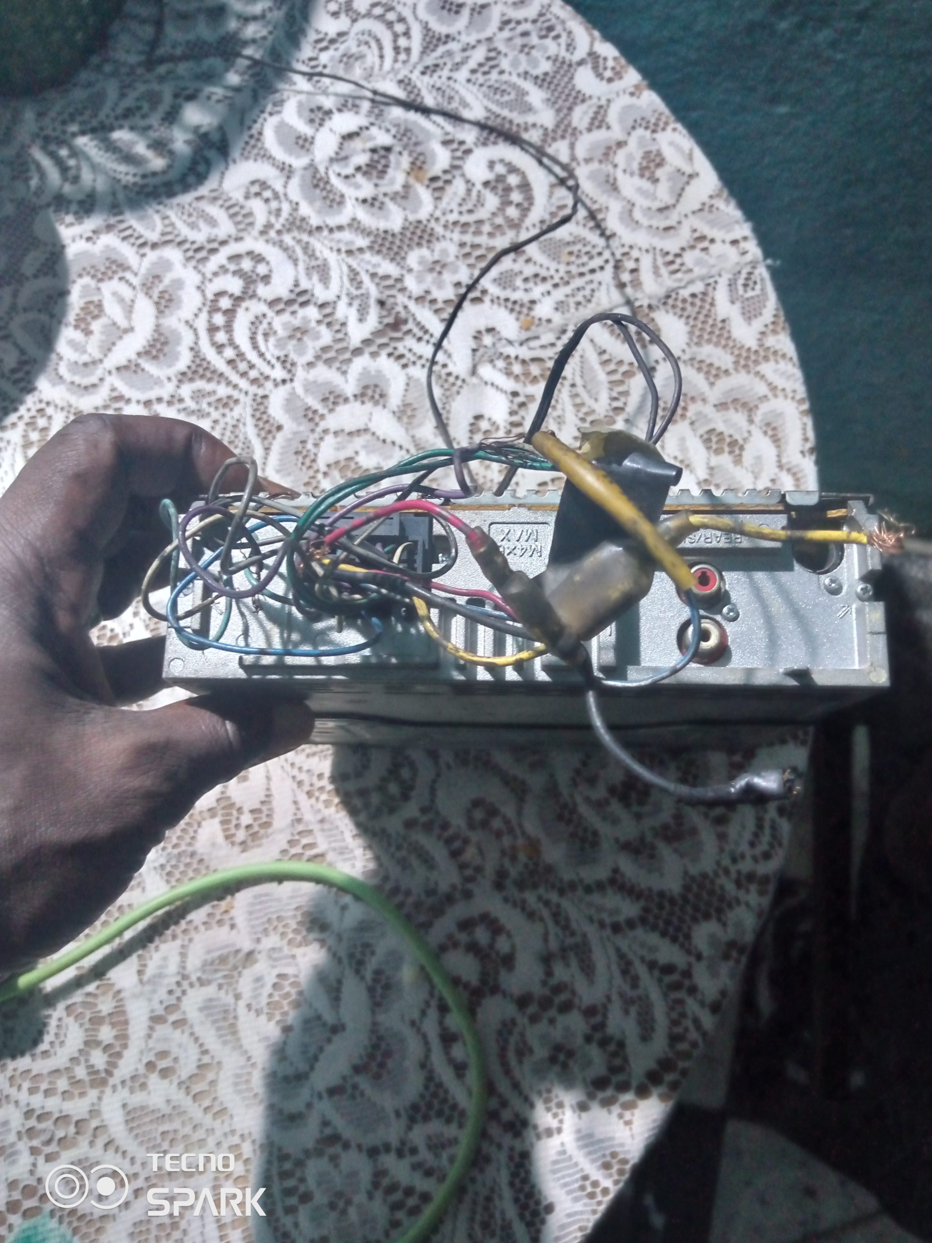 Post auto radio soni