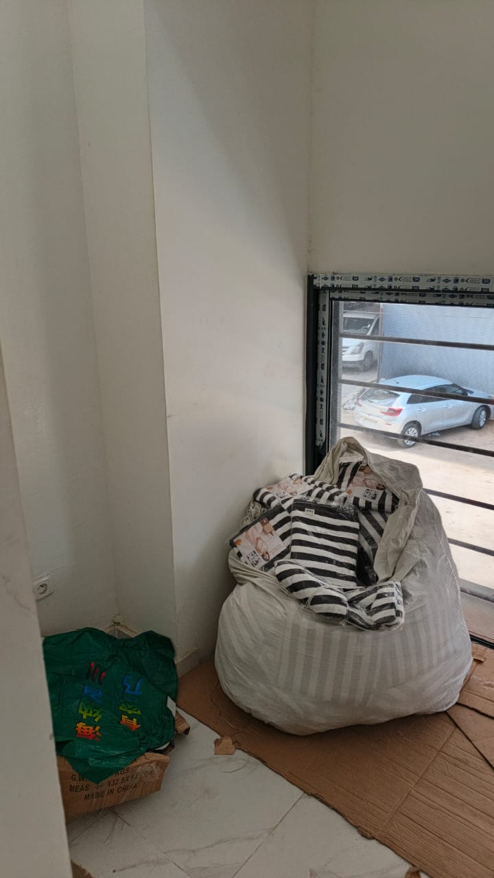 MAGASIN COMMERCIAL A 2 NIVEAU