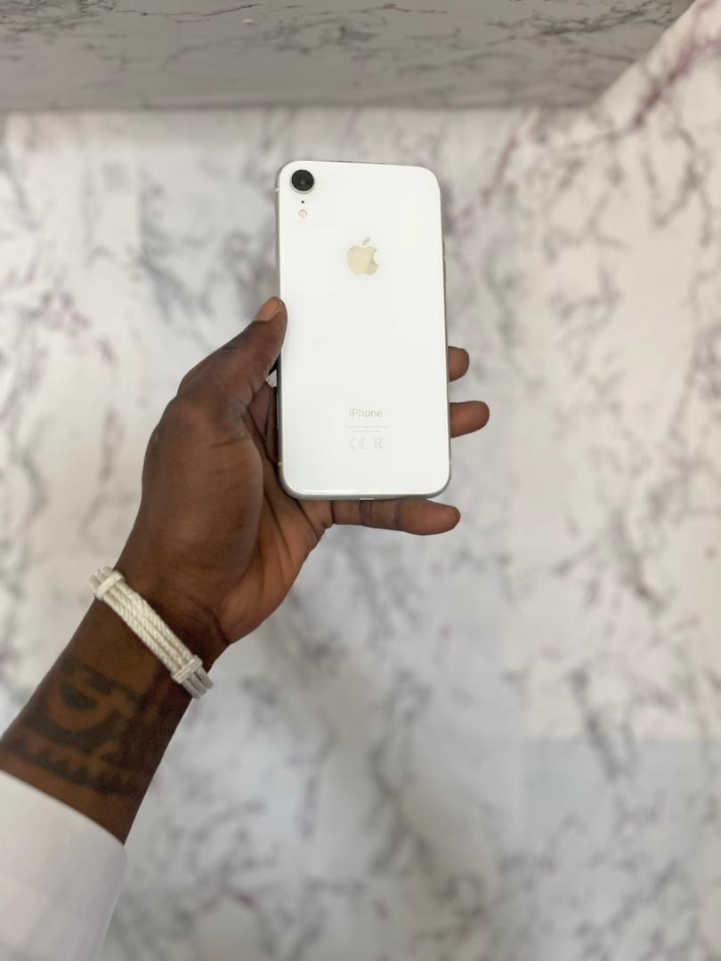 iPhone XR 64gb