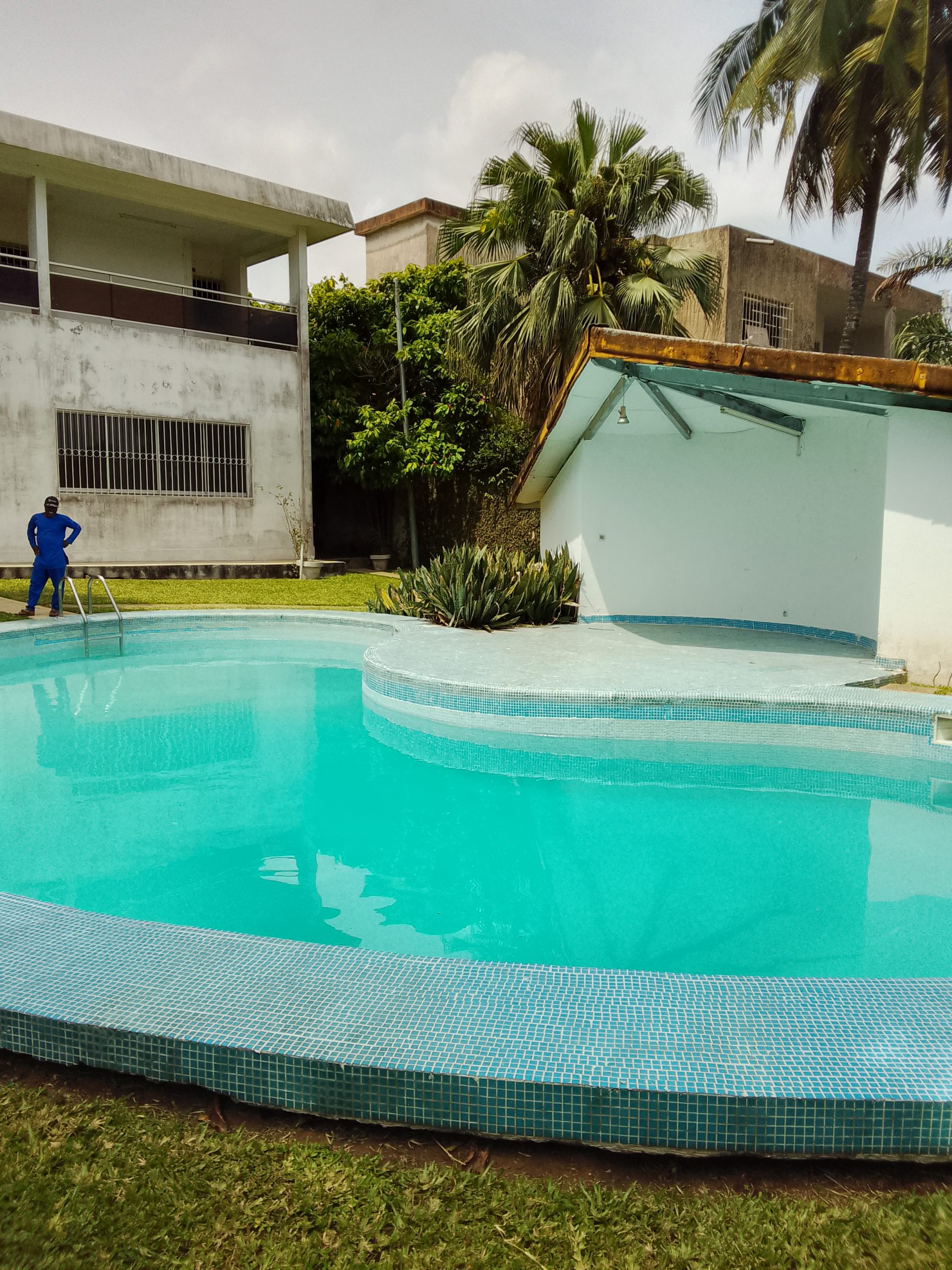 Gd villa duplex avec piscine a louer au Vallon