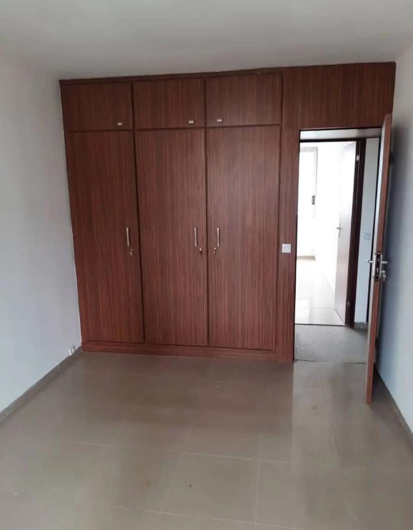 Un appartement a vendre en face de la pyramide plateau