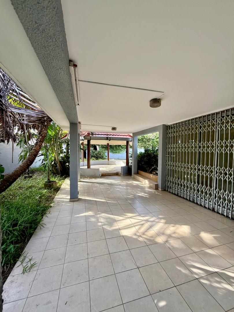 Louons une villa duplex avec piscine au Vallon