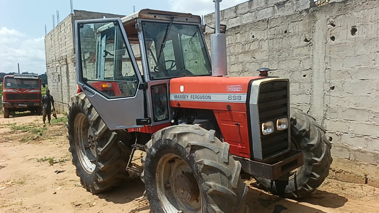 Tracteur agricole ferguson importé