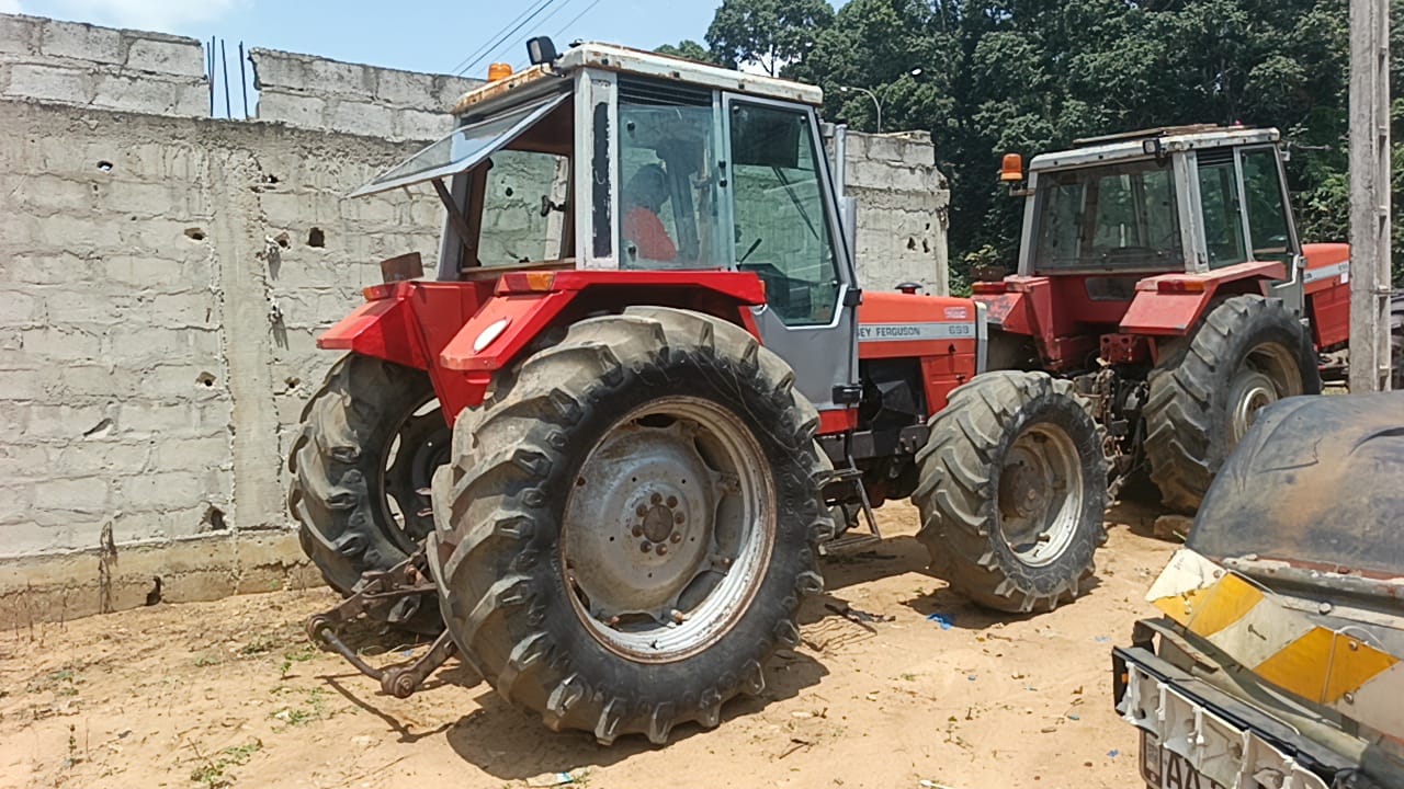 Tracteur agricole ferguson importé