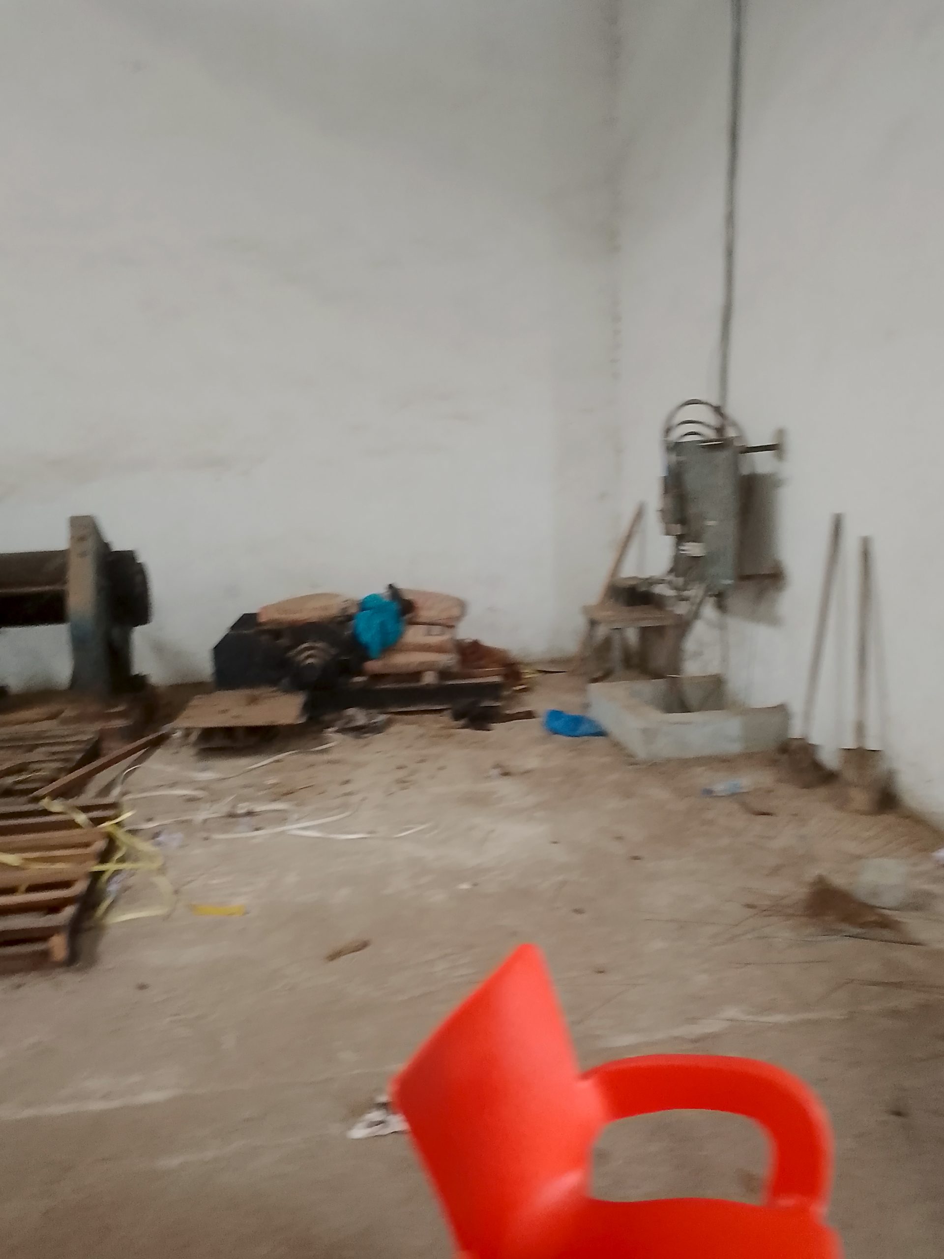 Location entrepot 1500 m2 à Yopougon- zone industrielle
