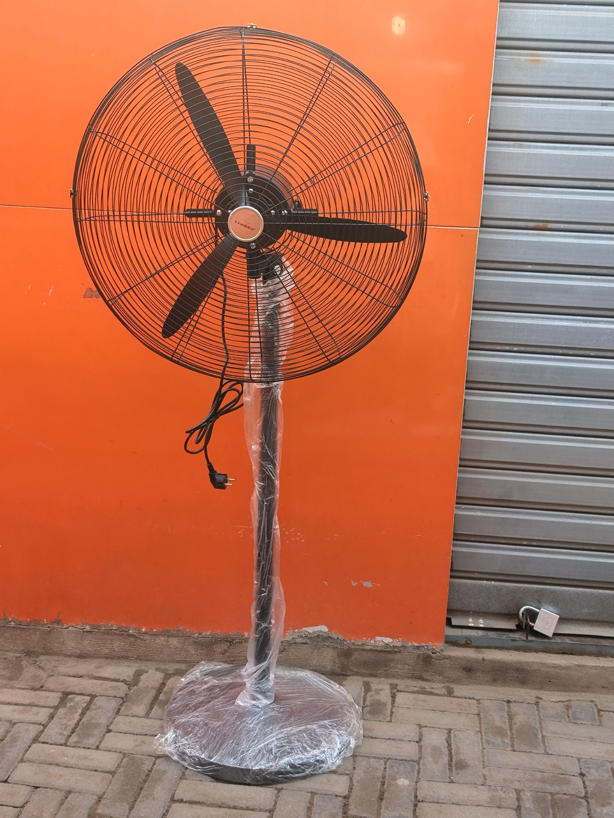 Ventilateur industriel 2en1 (sur pied et mural) De 26 Pouces