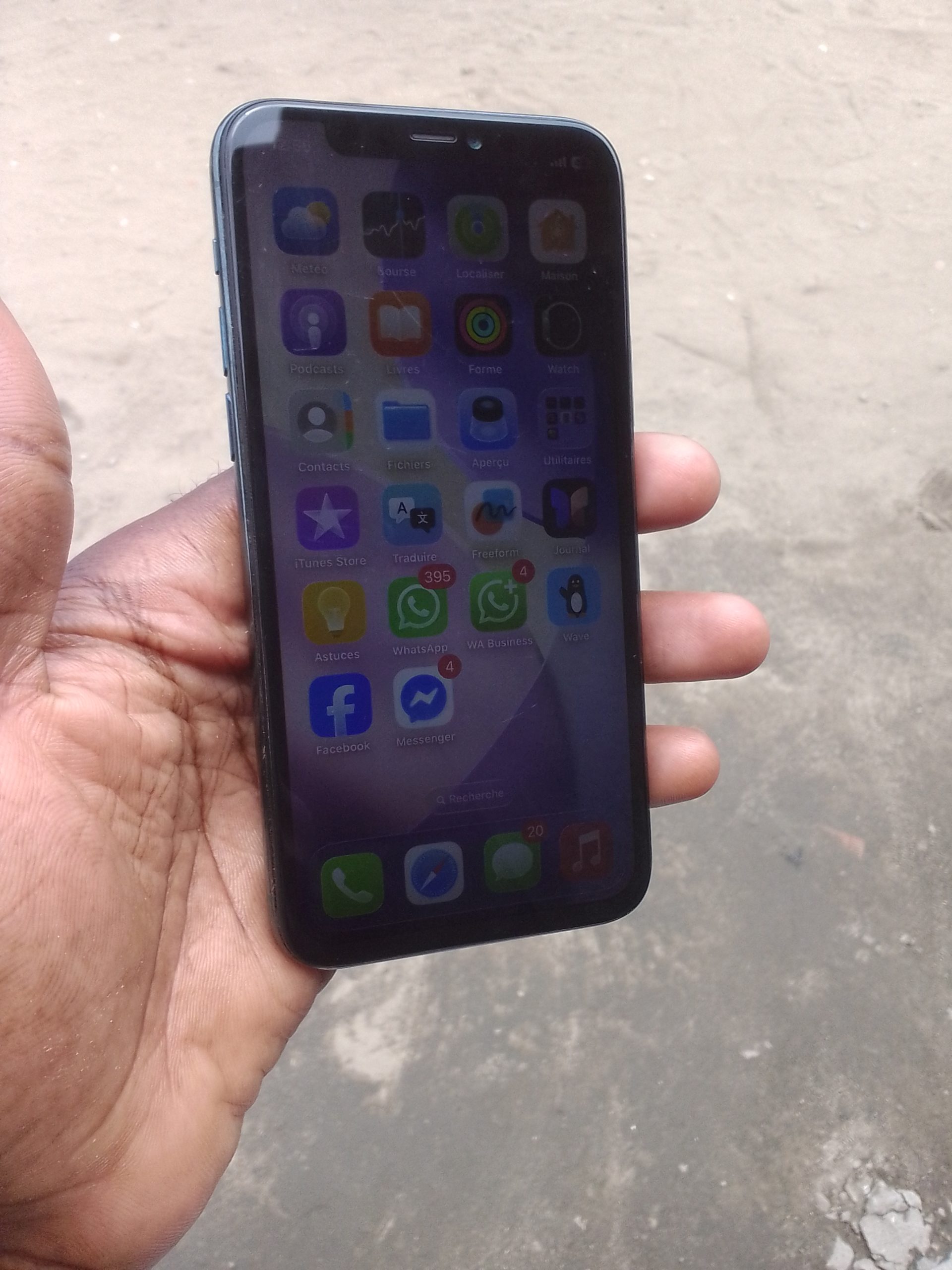 Iphone 11pro 64go sans ID