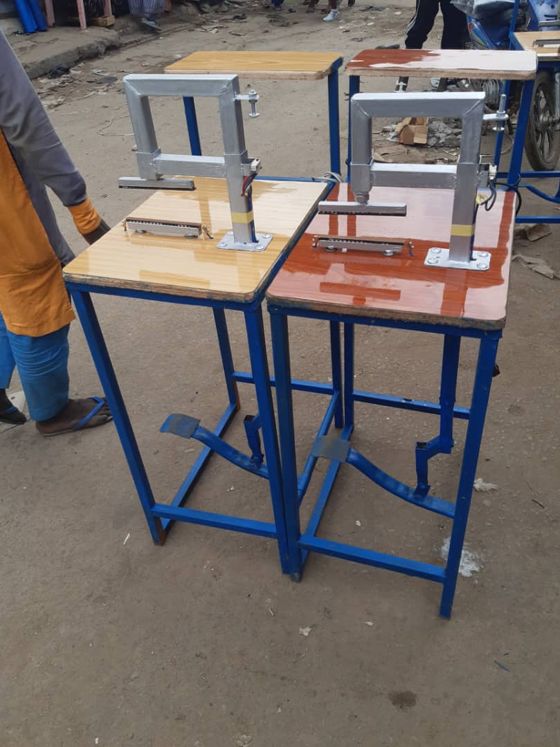 Machine à coupure de sachet d’eau