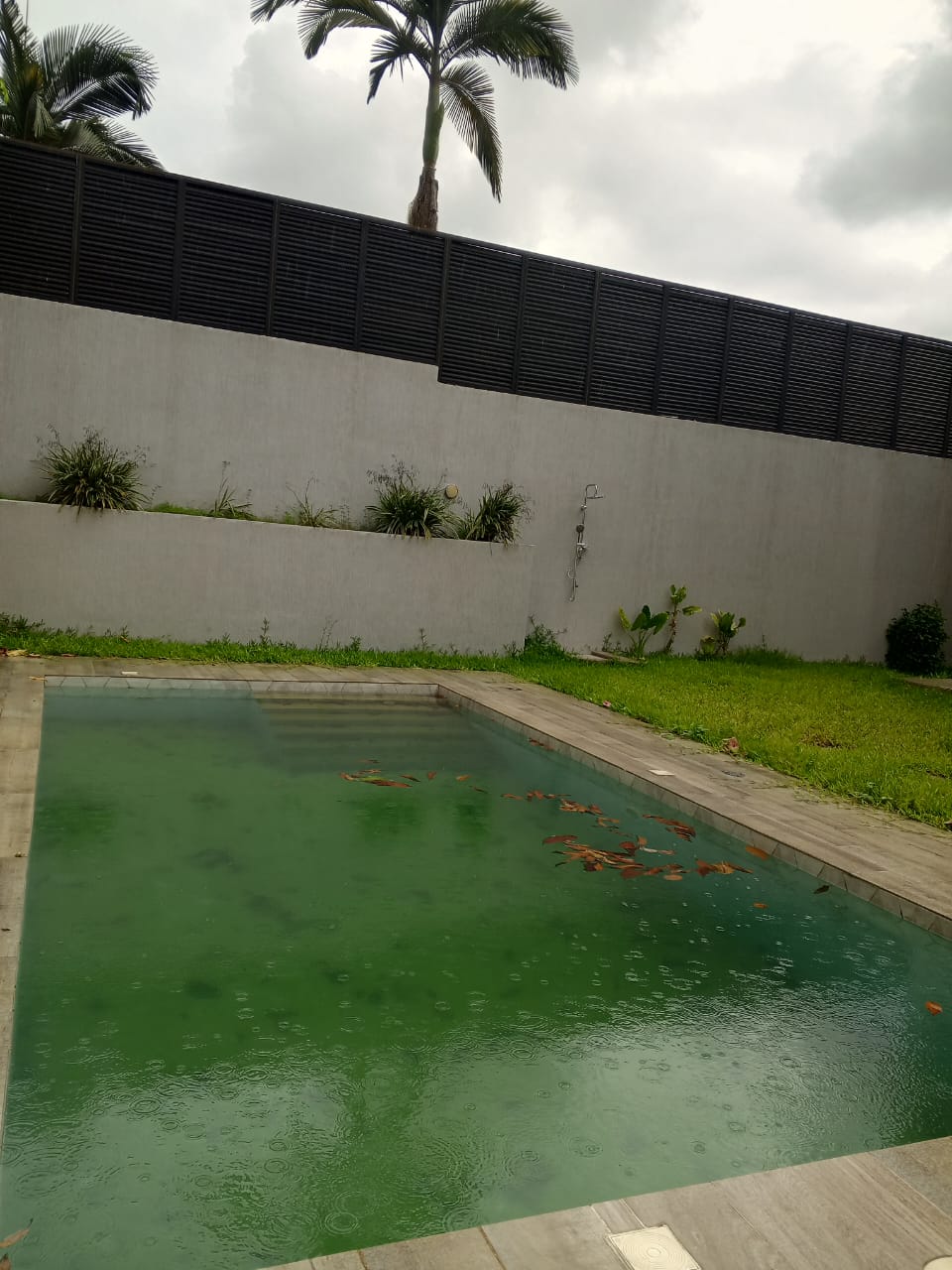 Location d’une villa duplex avec piscine a l’E.n.a