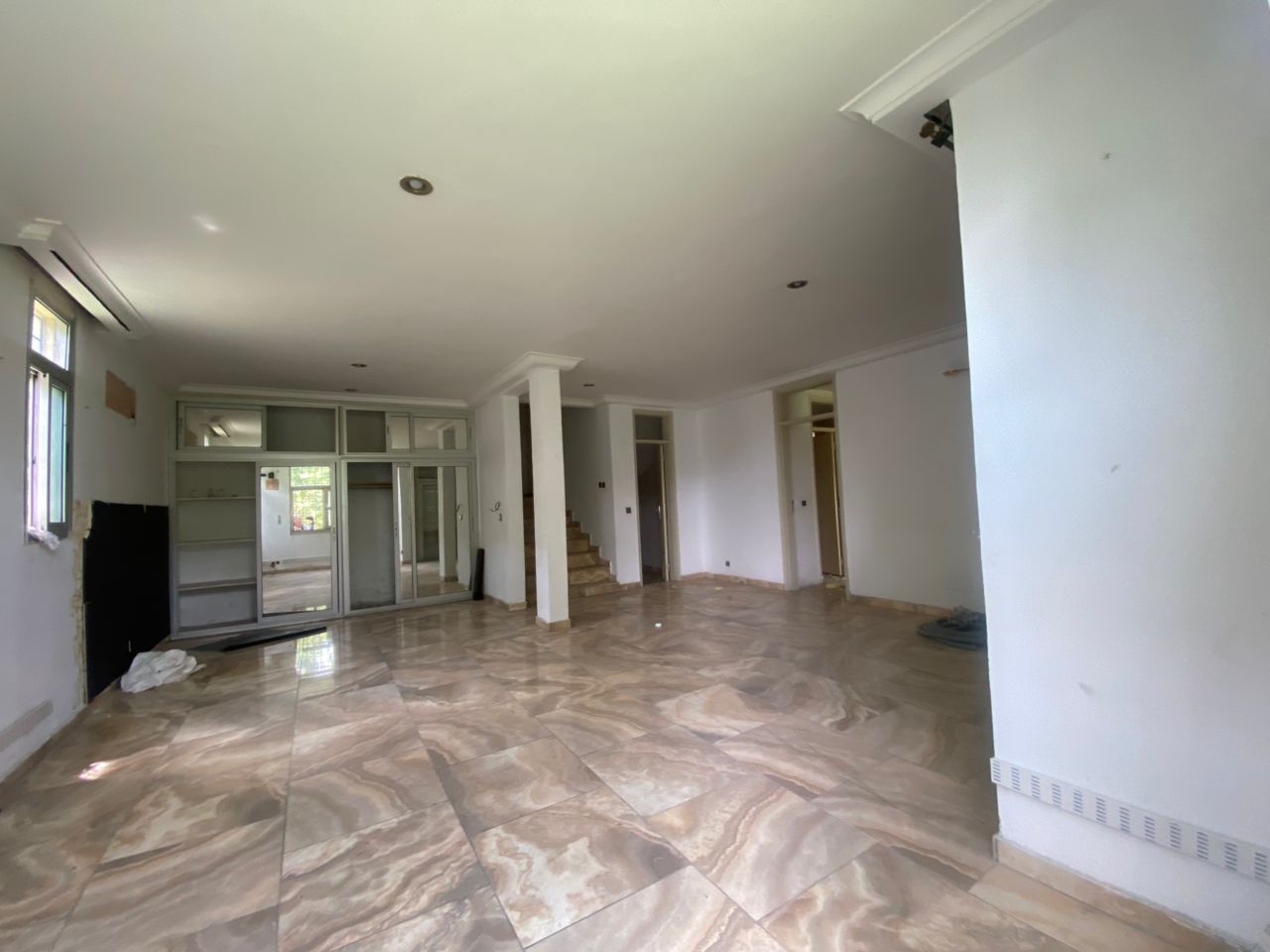 Gd villa duplex pour V.ip au Golf 1
