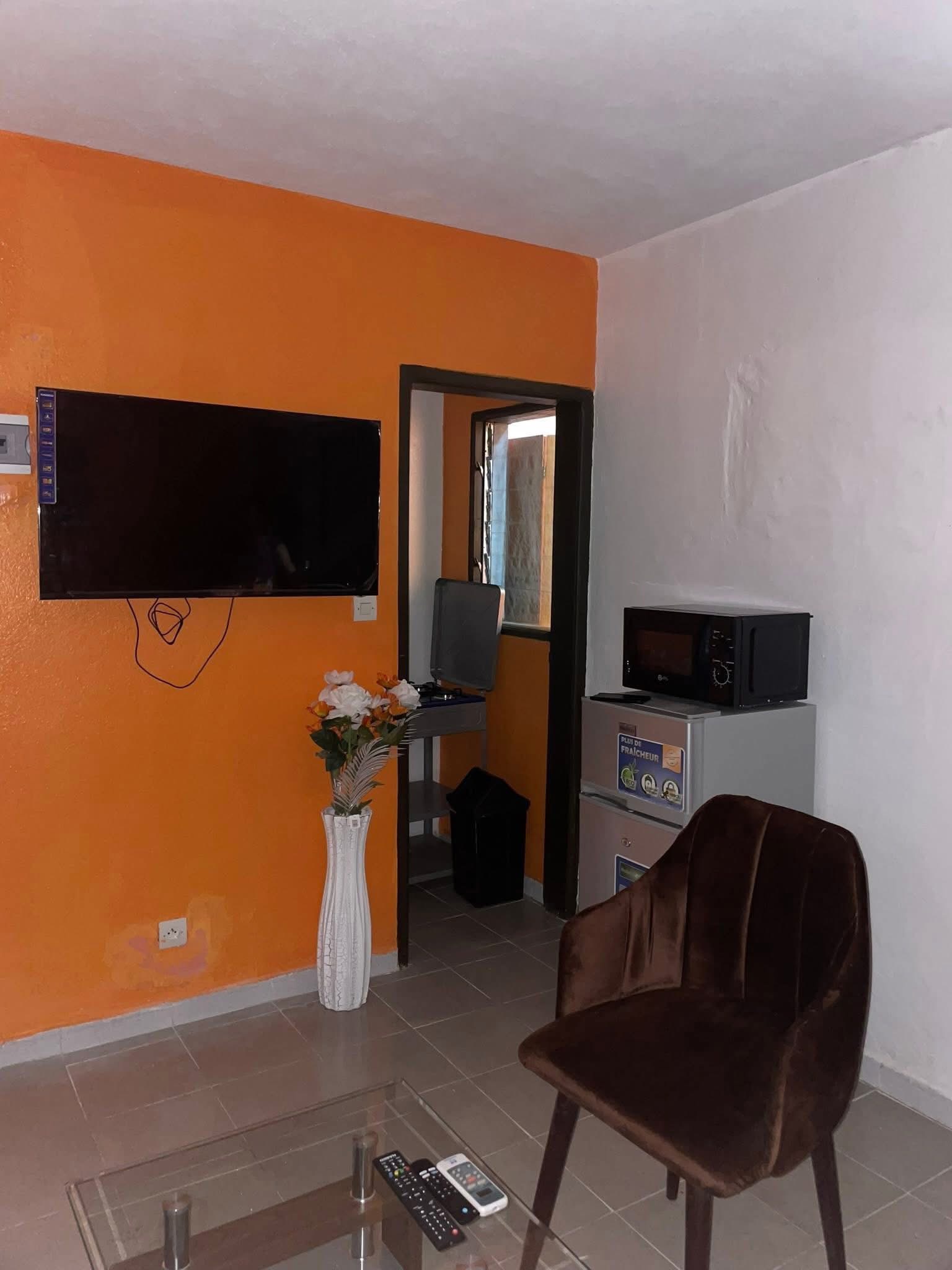 STUDIO MEUBLÉ COCODY
