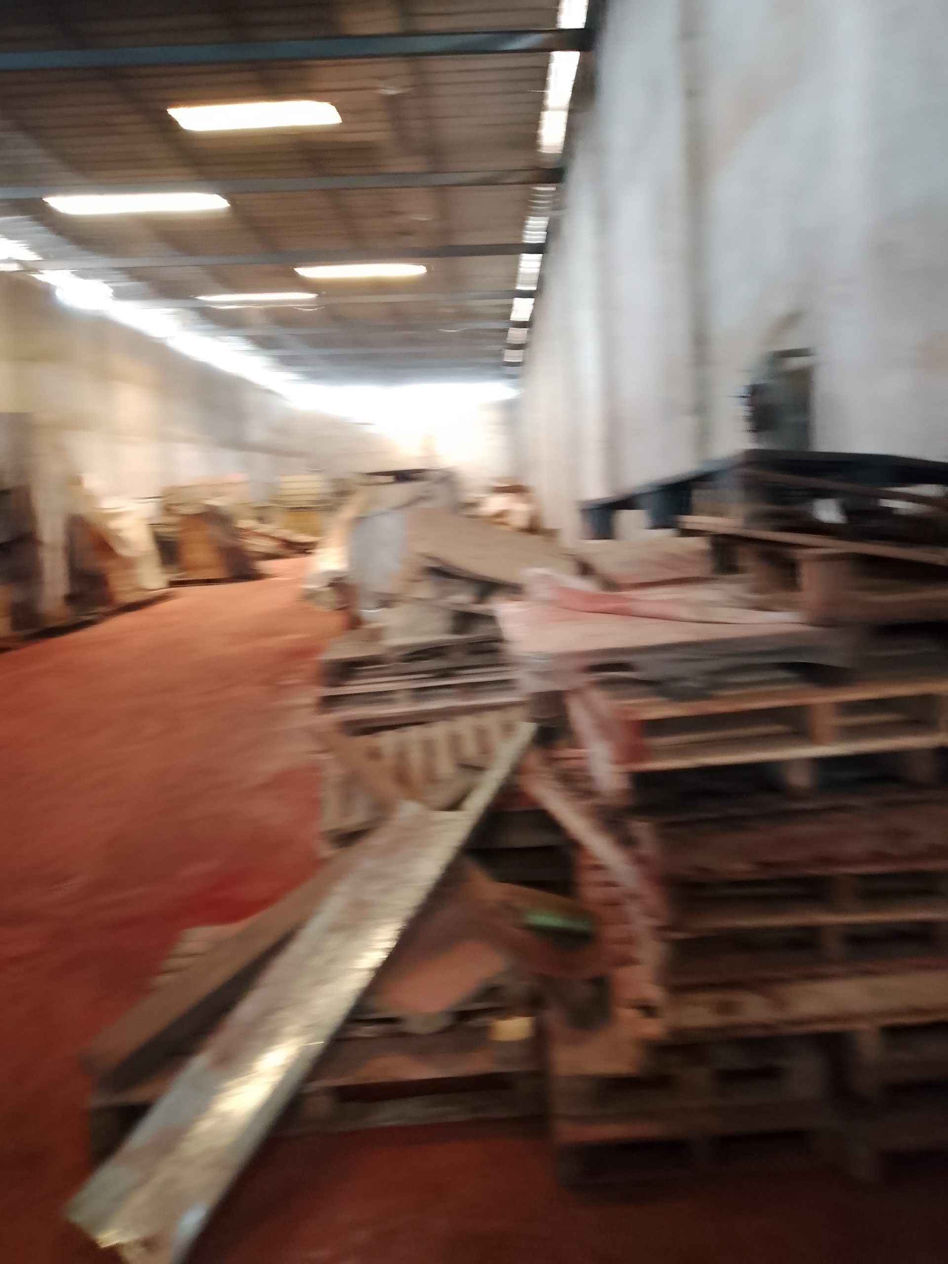 Location entrepôt 1200 M2 à Yopougon zone industrielle