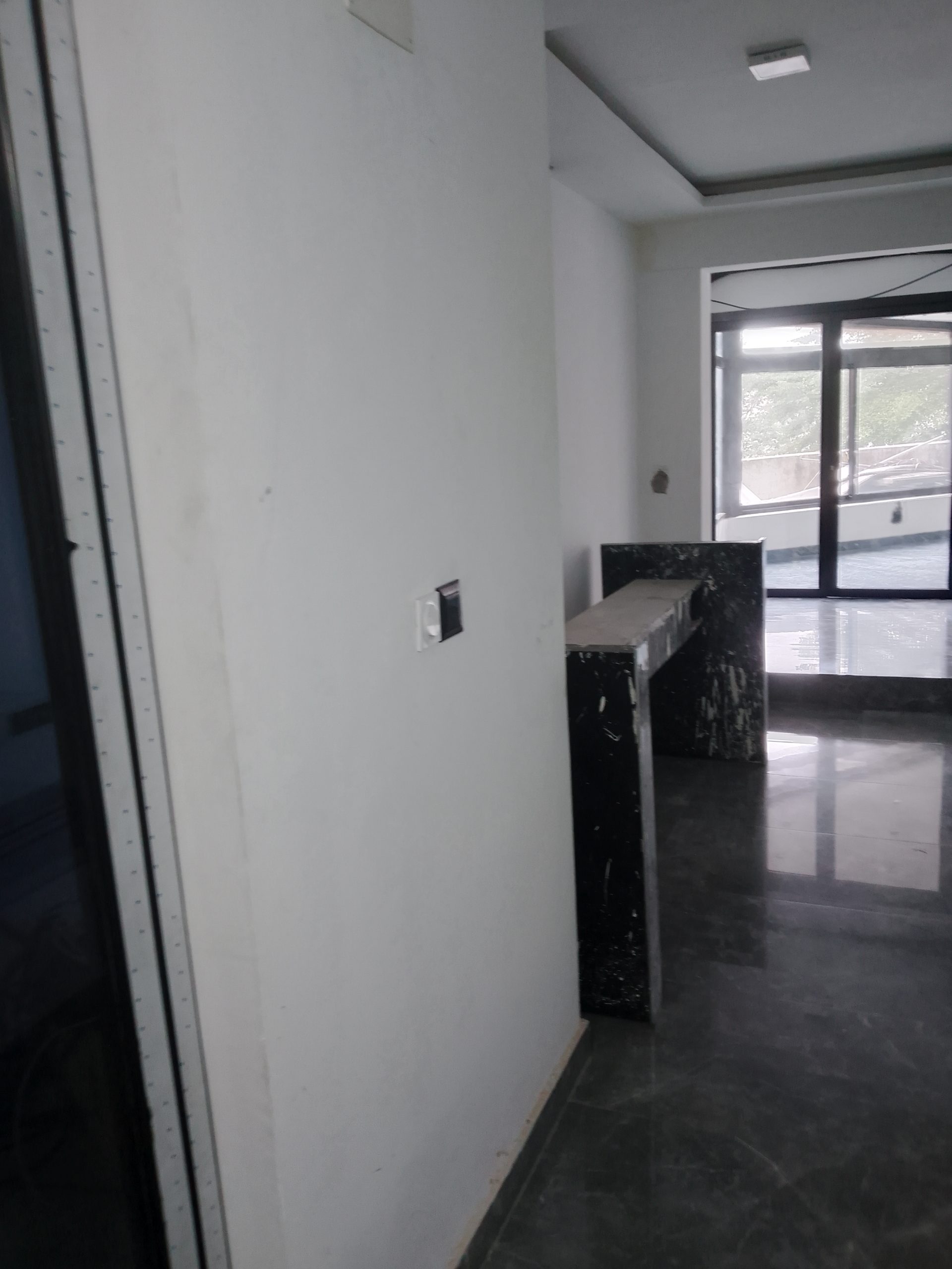 Vente Grand bureau disponible au Plateau