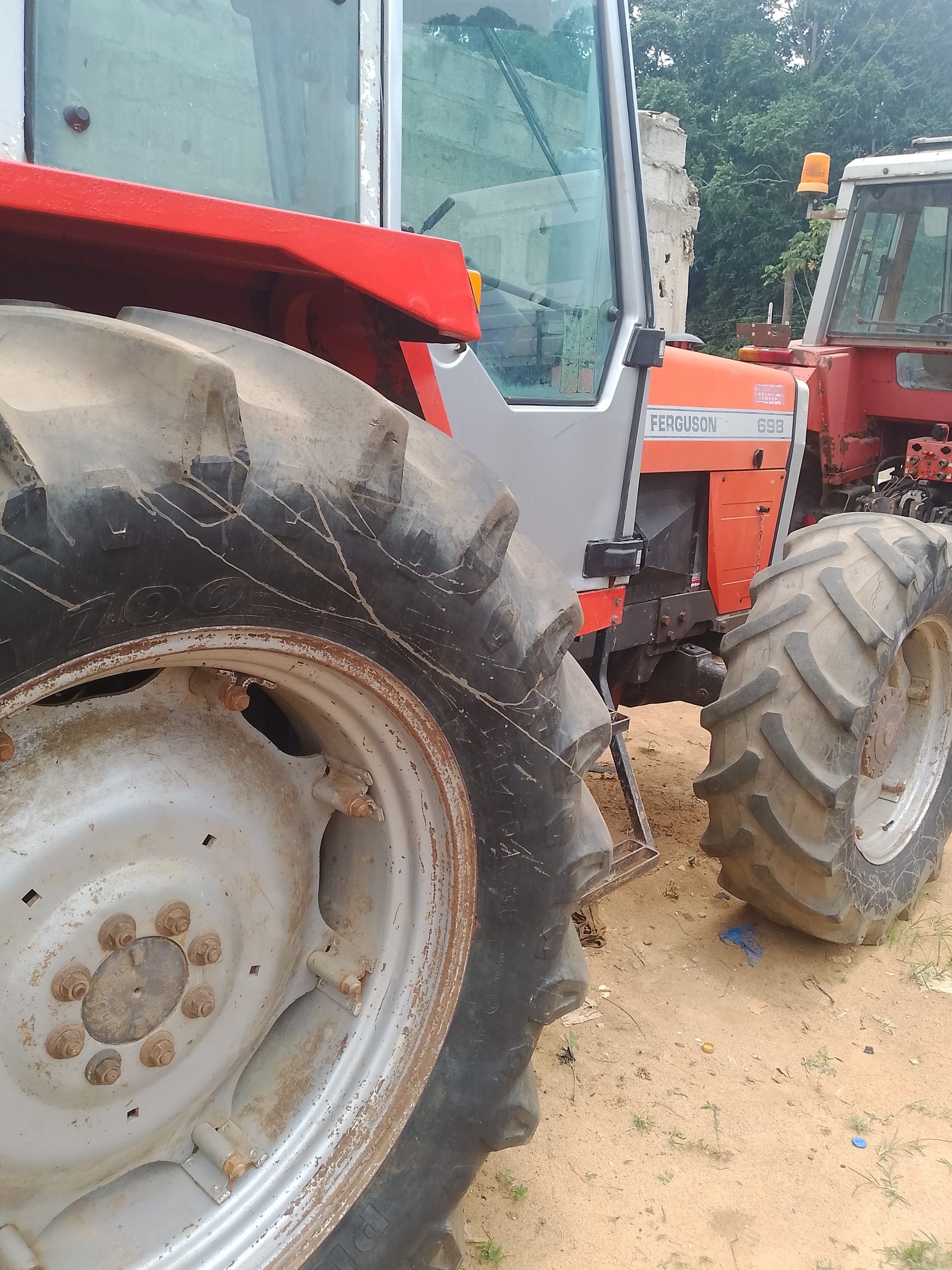 Tracteur agricole ferguson importé