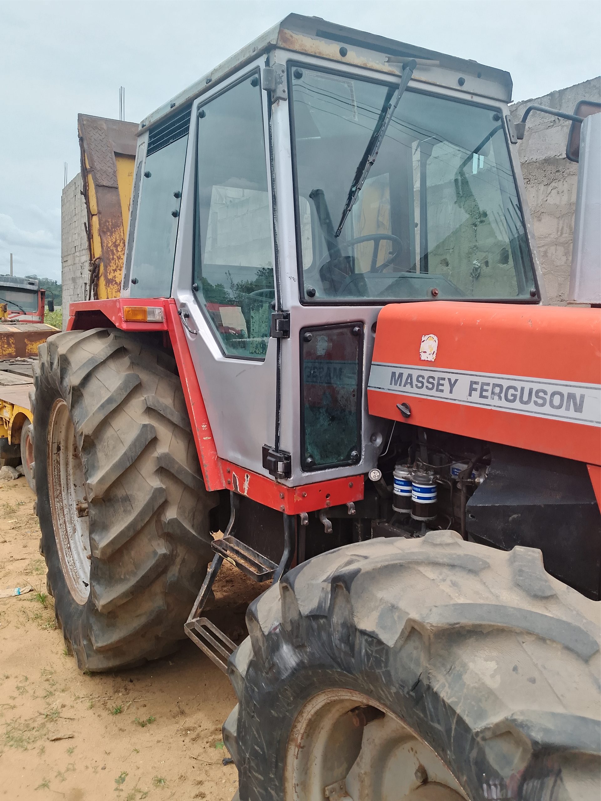 Tracteur agricole ferguson importé