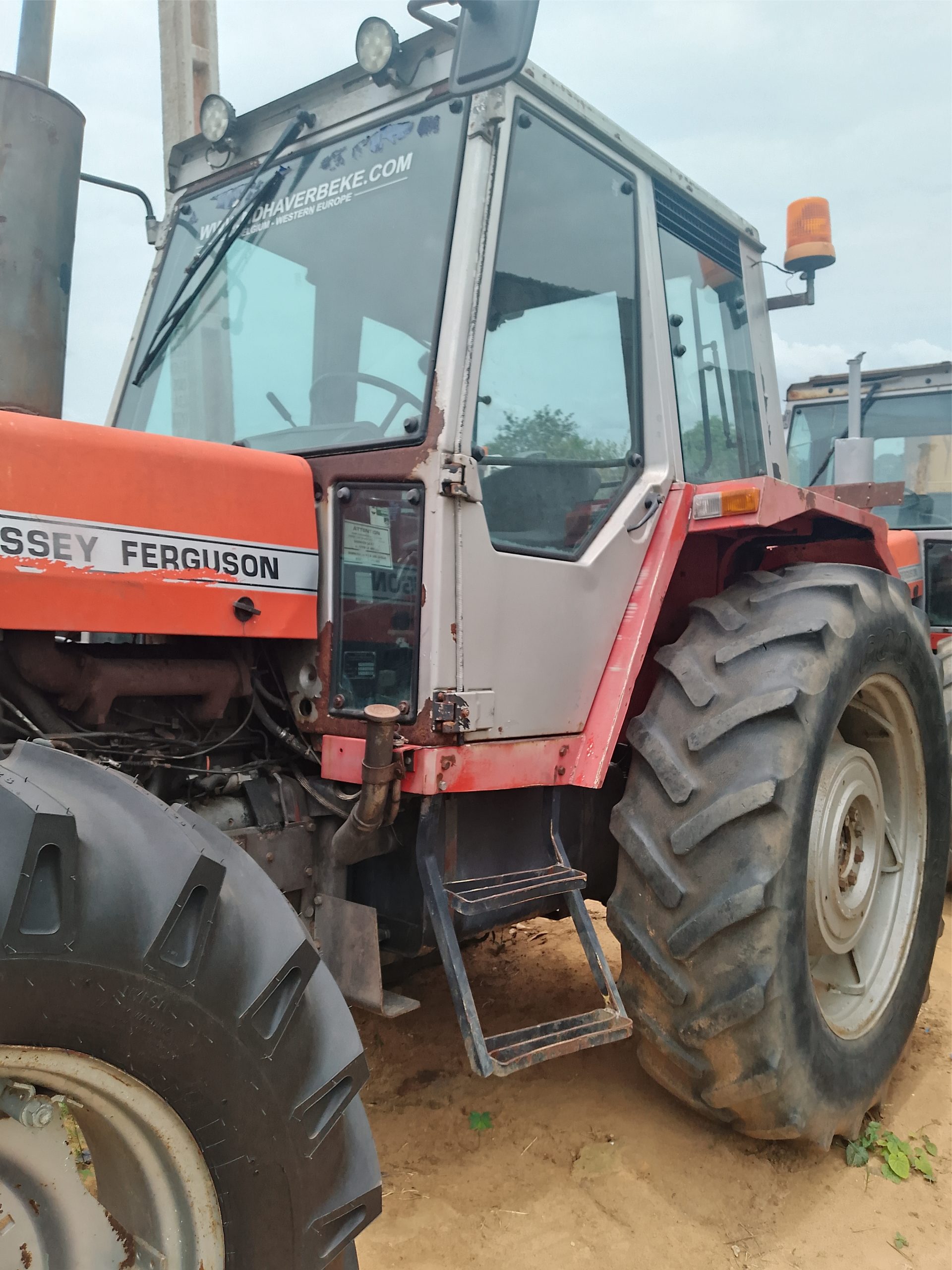 Tracteur agricole ferguson importé