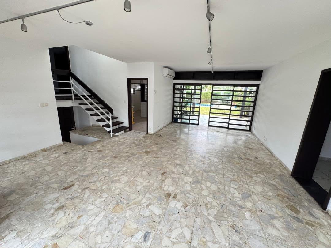 Belle villa duplex avec piscine vers l’ambassade des États-Unis