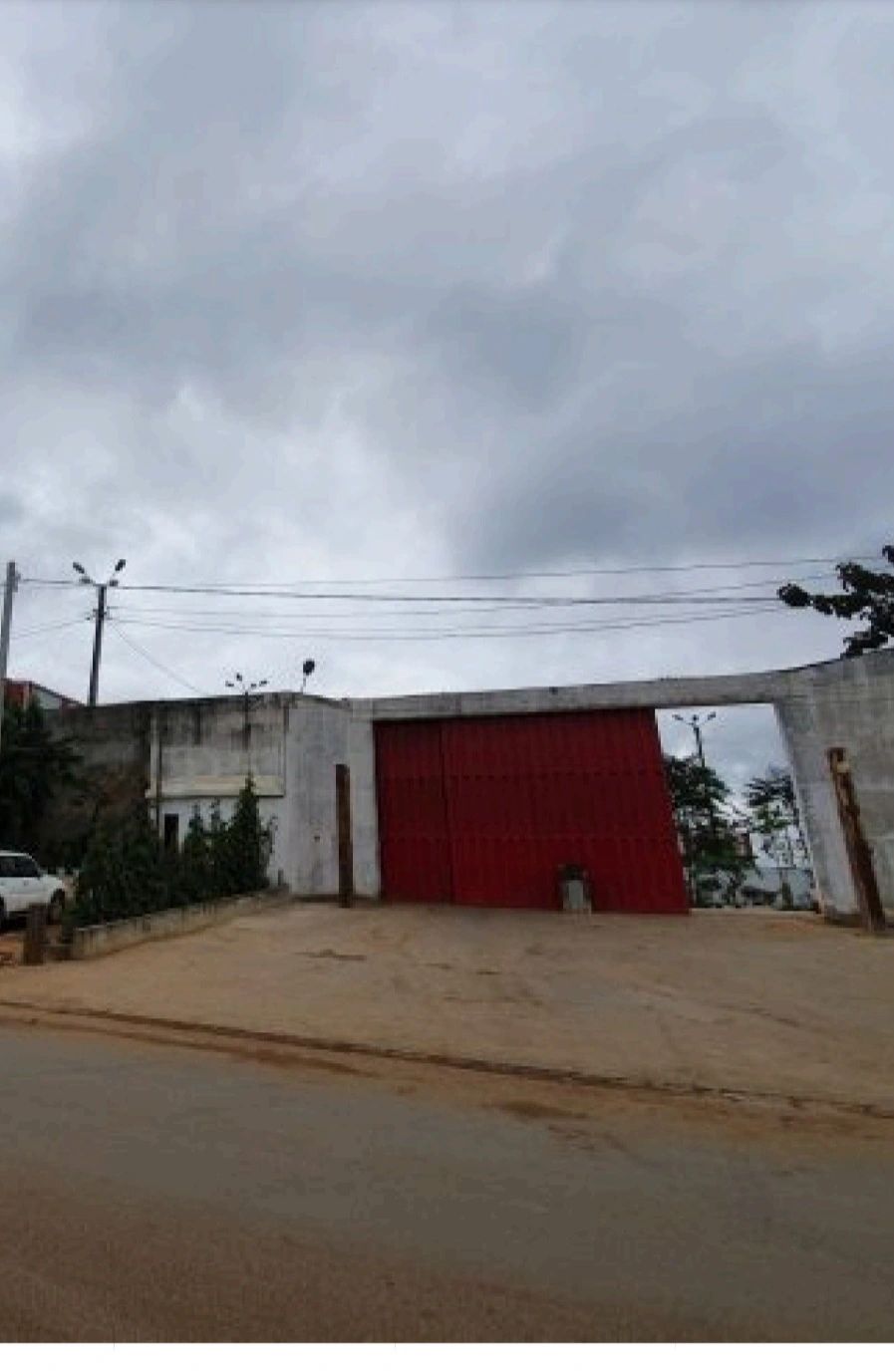 YOPOUGON Ancienne Industrielle vente entrepôt 22000m2 (2ha2000m2)