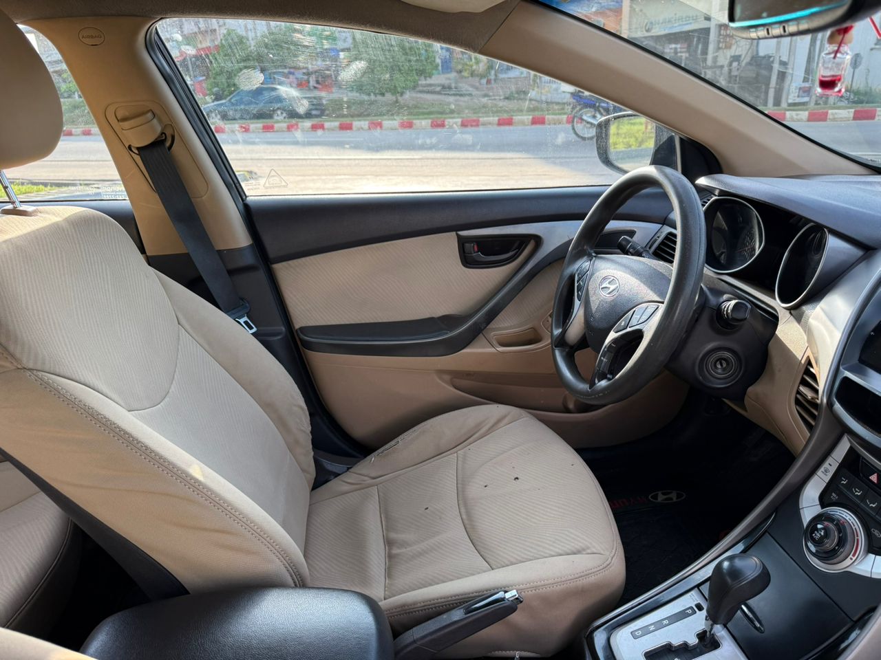 Hyundai Elantra en vente