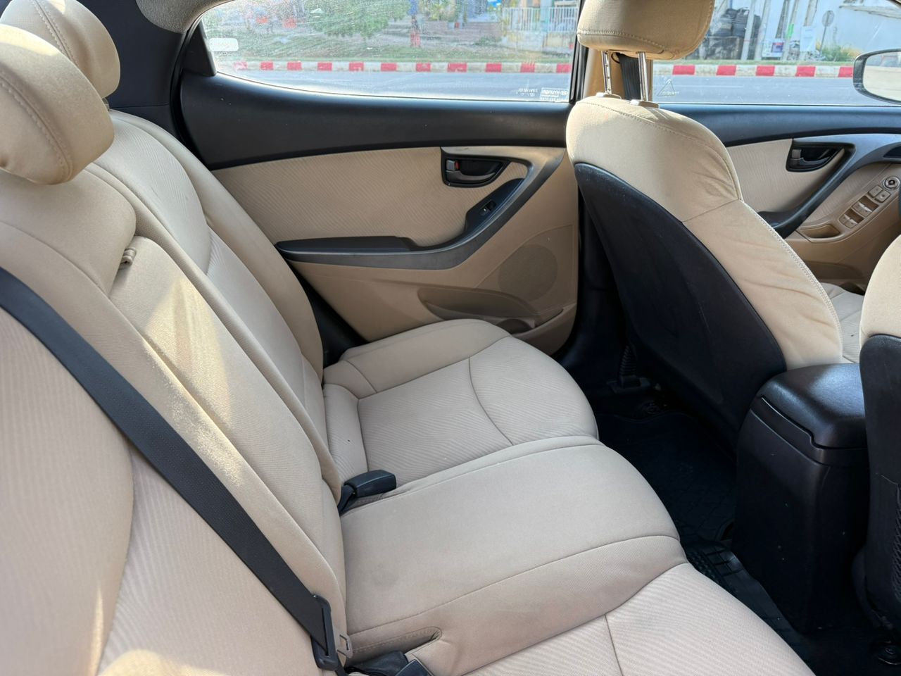 Hyundai Elantra en vente