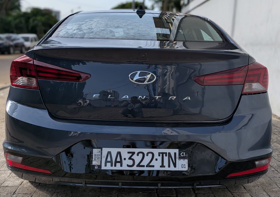 Hyundai Elantra en vente