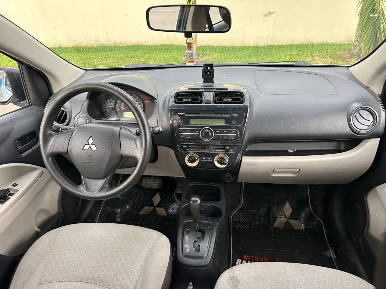 Mitsubishi Mirage en vente