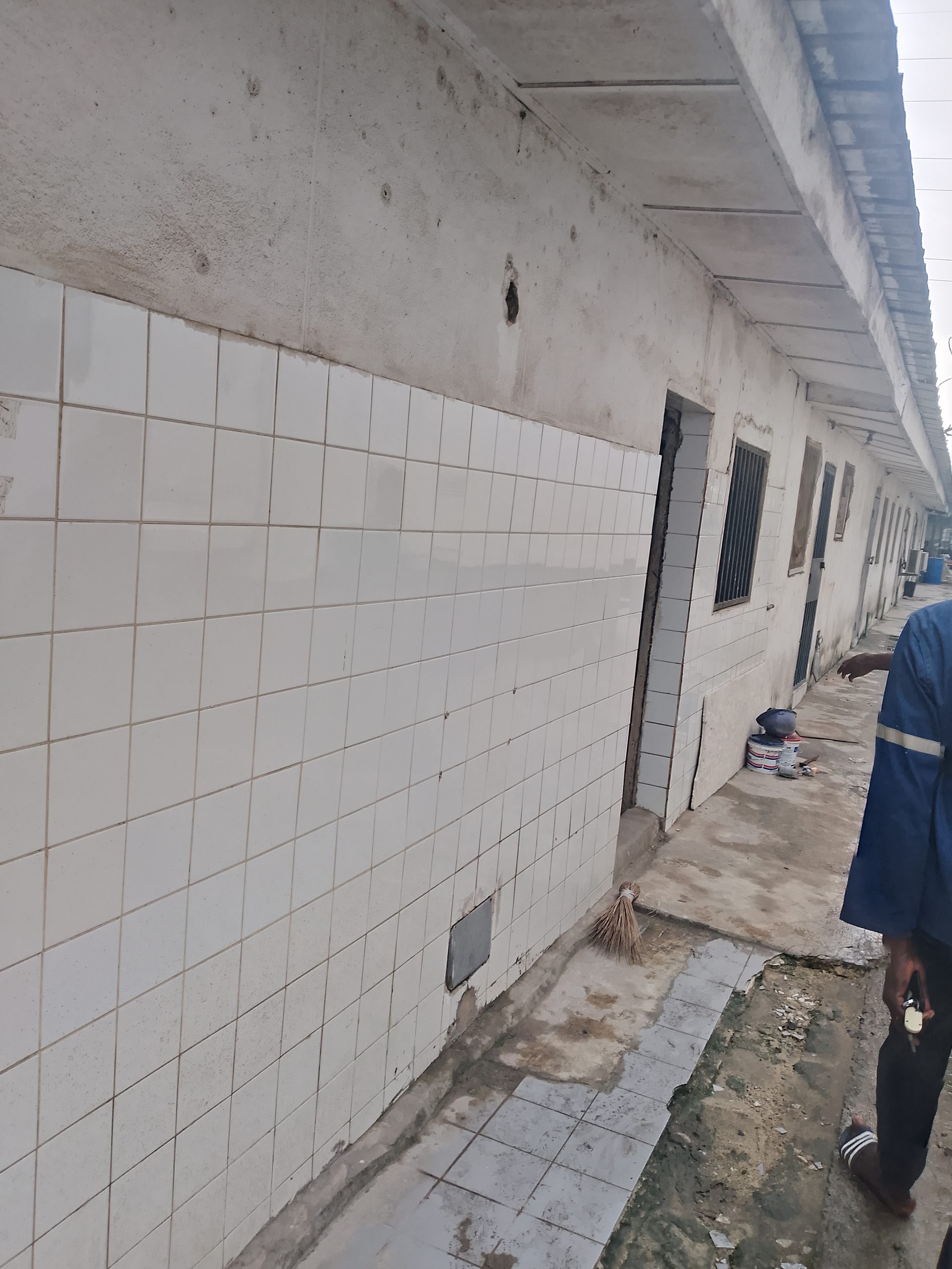 Location entrepot 4000 m2 à Yopougon- zone industrielle