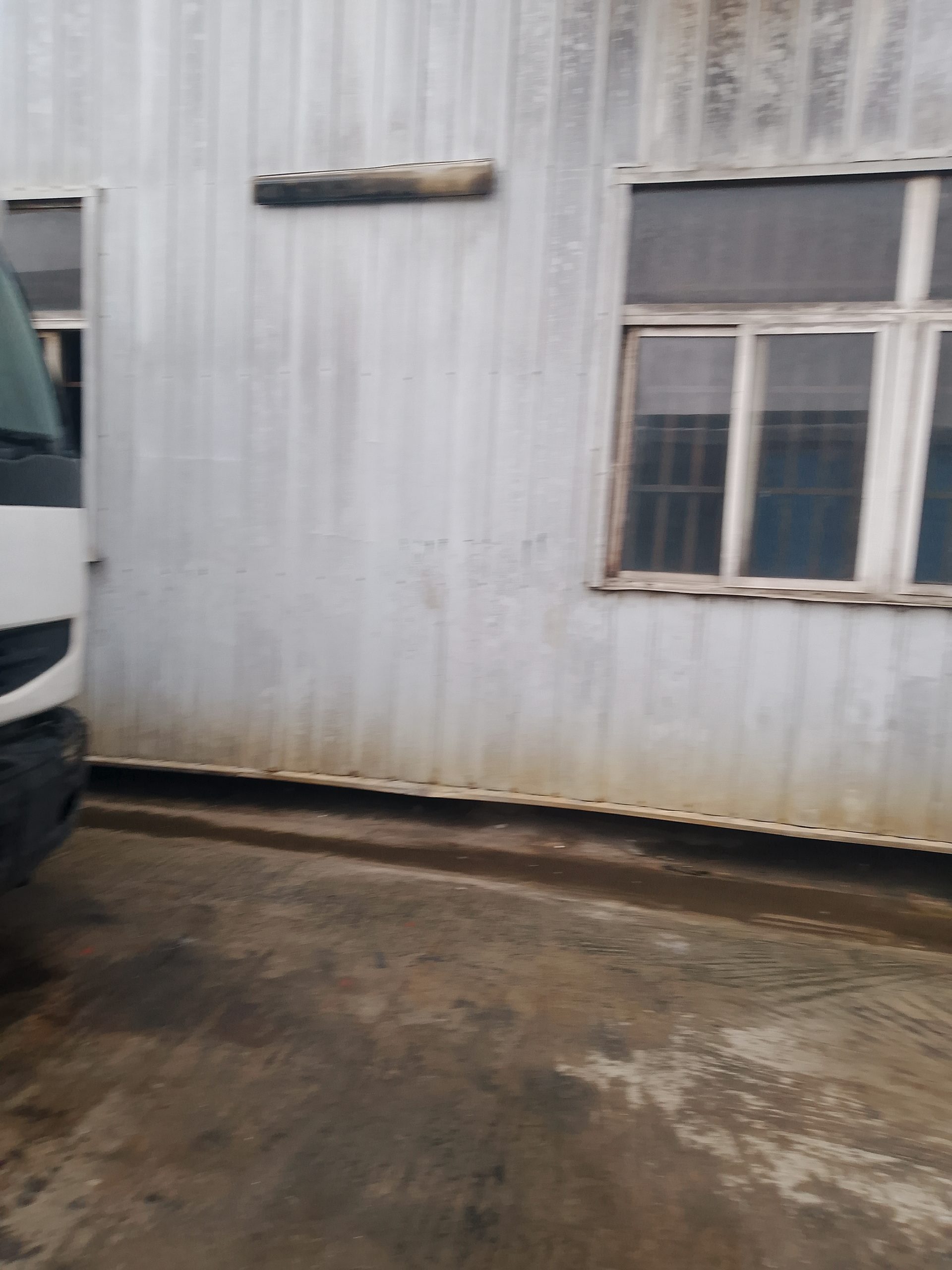 Location entrepot 4000 m2 à Yopougon- zone industrielle