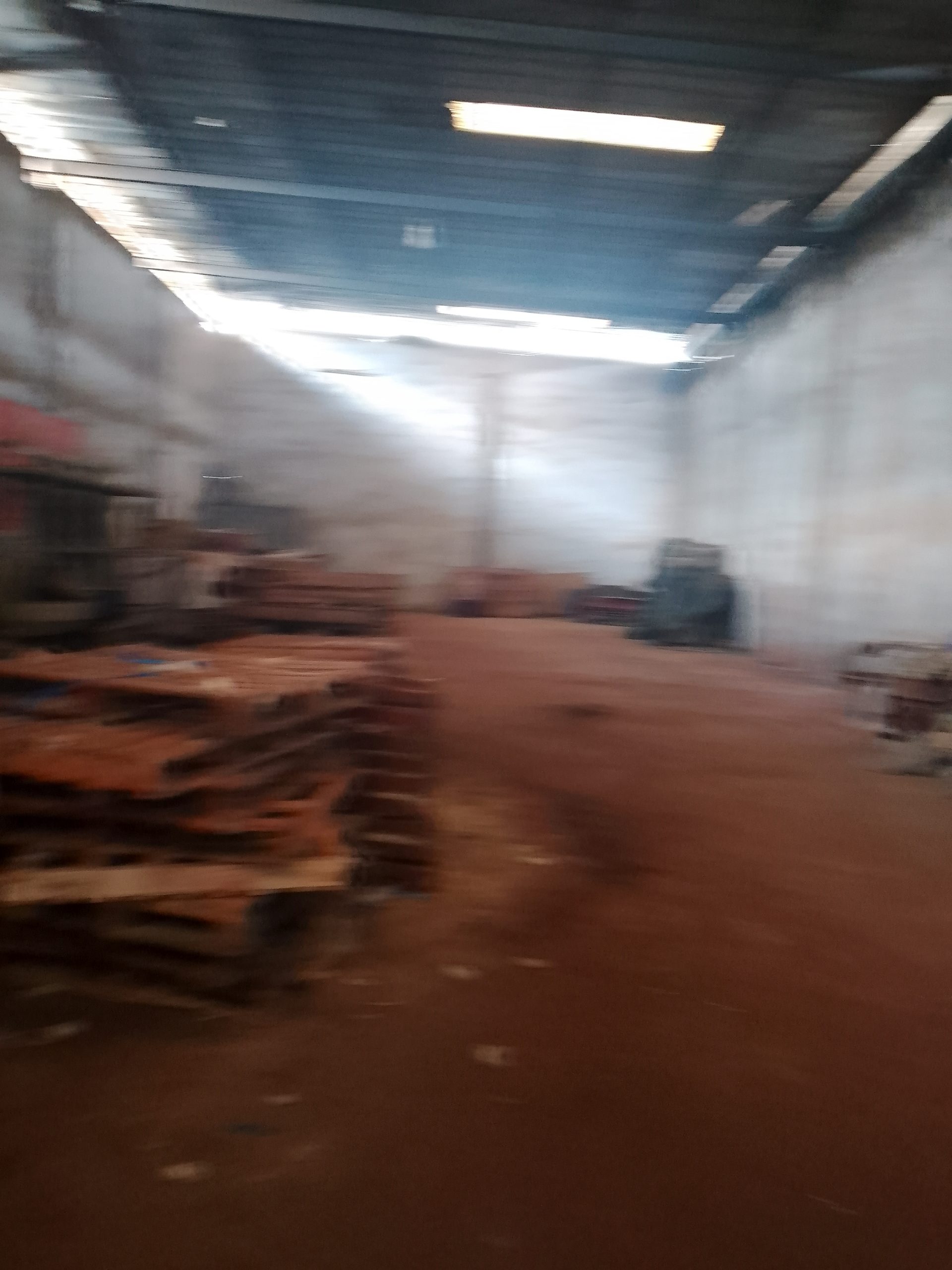 Vente Grand entrepôt 5000 M2 à Yopougon zone industrielle