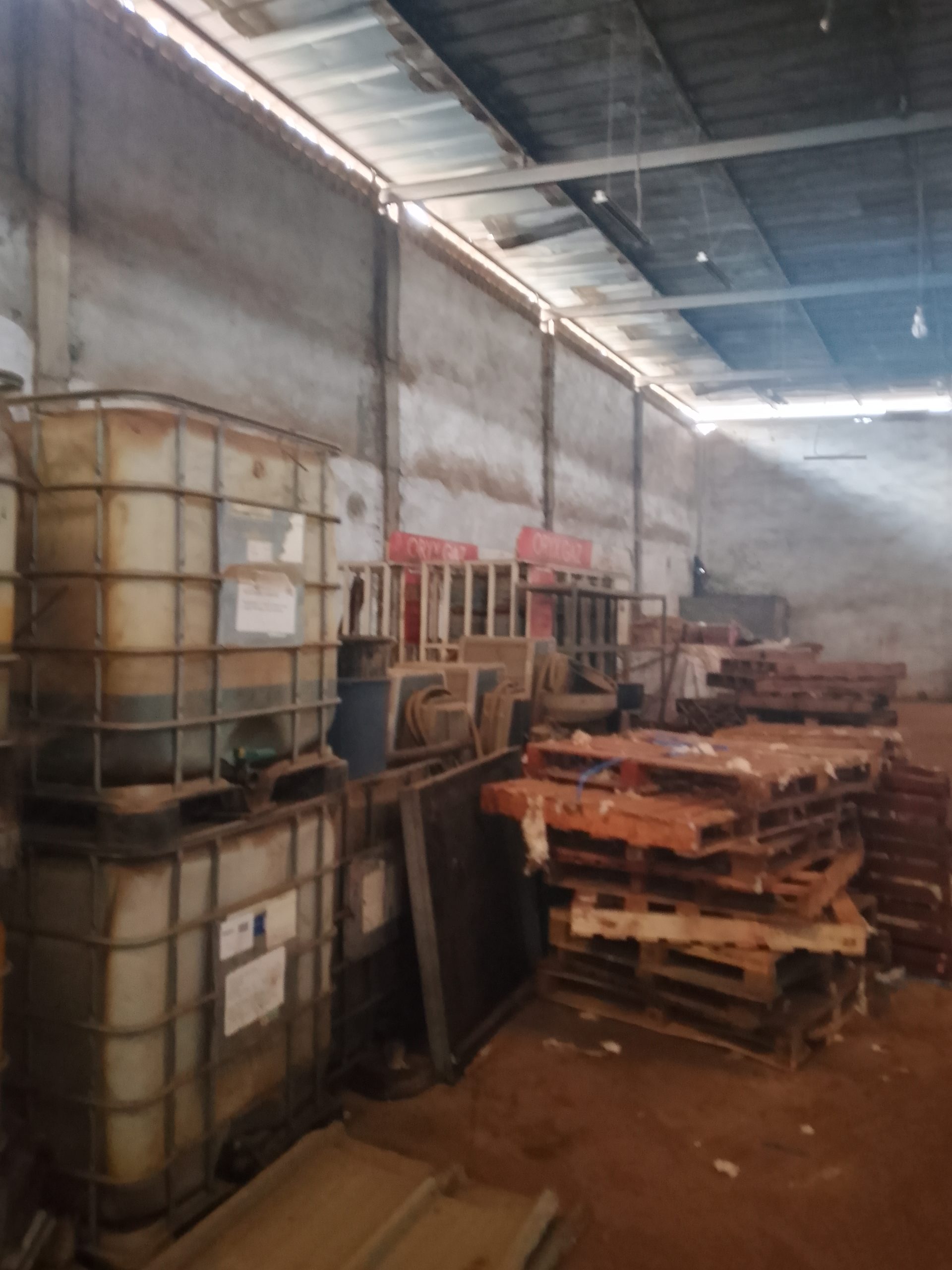 Vente Grand entrepôt 5000 M2 à Yopougon zone industrielle