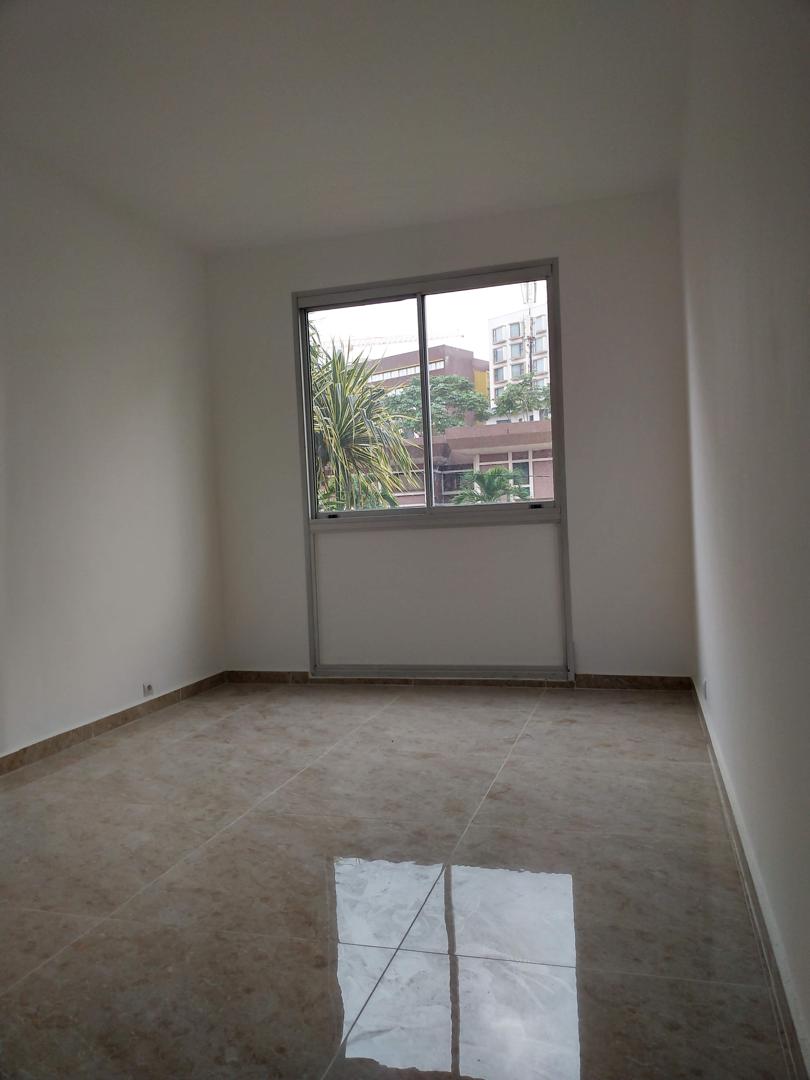 Appartement 04 pièces à Abidjan – Plateau