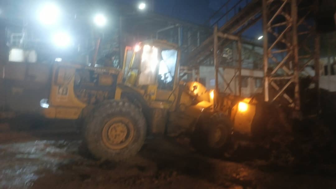 Une chargeuse 966 C caterpillar