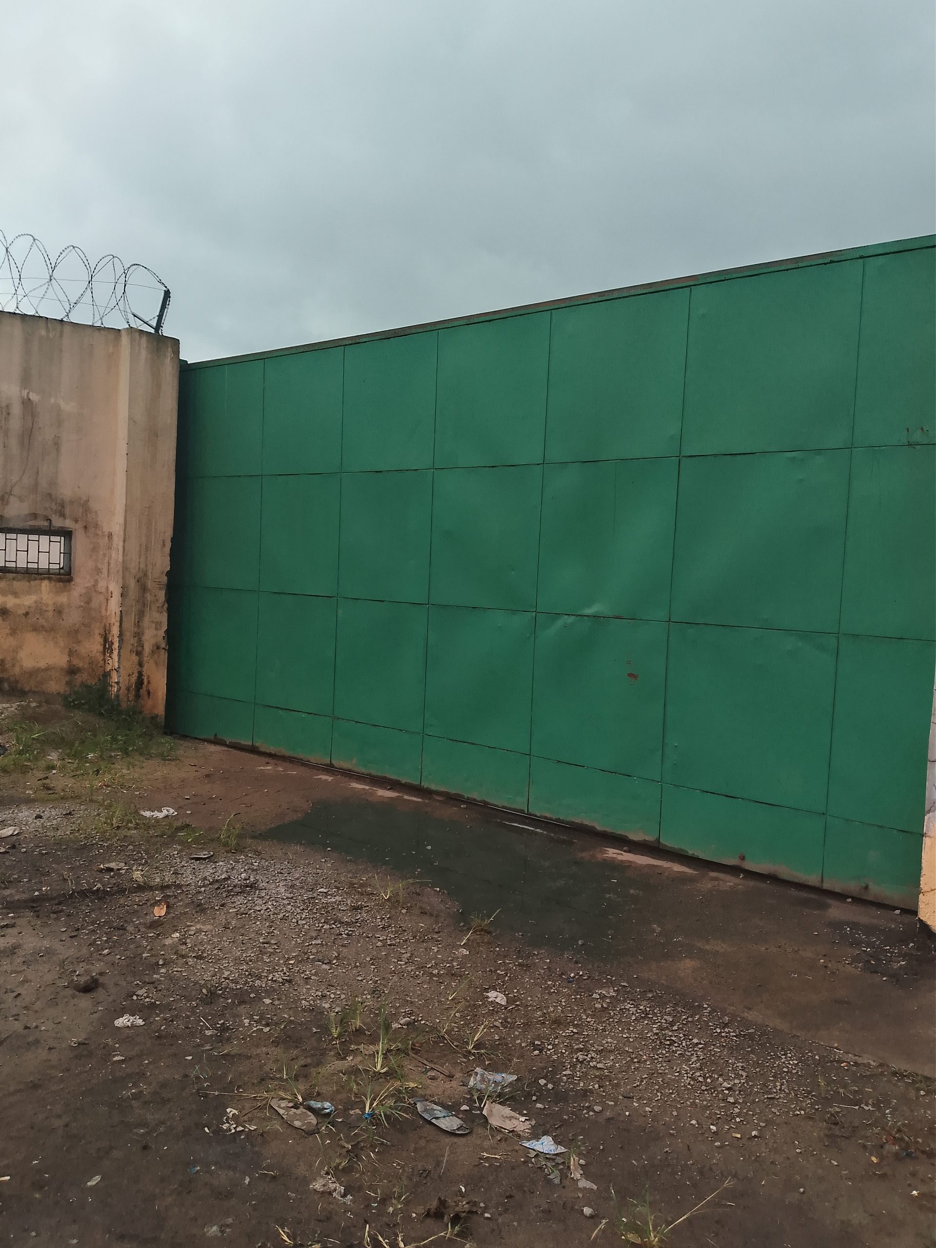 Location entrepôt 10000 M2 à Yopougon zone industrielle